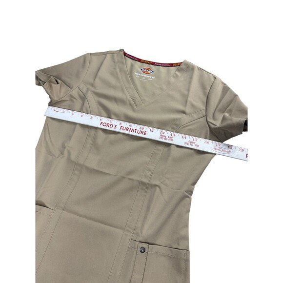 Dickies Xtreme Stretch V-Neck Scrub Top Dark Khaki Stretch XXS Pockets Medical - Picture 5 of 9